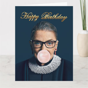 Cartão Ruth Bader Ginsburg Soprando Chiclete Rosa