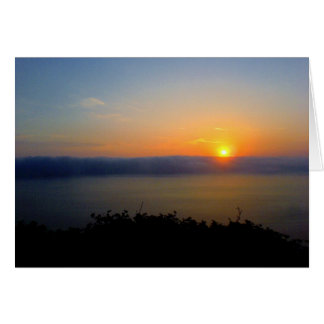 Cartão Salto do Sol sobre Nuvens de Tempestade