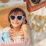 Cartão Saudação de Aniversário da Foto Personalizada Simp<br><div class="desc">A design é moderna e simples. Adicione uma foto personalizada do celebrante de aniversário e adicione seu nome,  adicione uma mensagem personalizada</div>