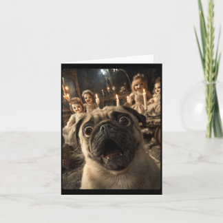 Cartão Selfie Engraçado de Pug com Bonecas Assustadoras S