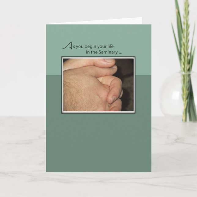Cartão Seminarians dos parabéns na oração (Frente)