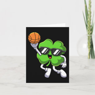 Cartão Shamrock de diversão jogando basquete