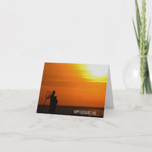 Cartão Silhute de homem e filho no aniversário do pôr d