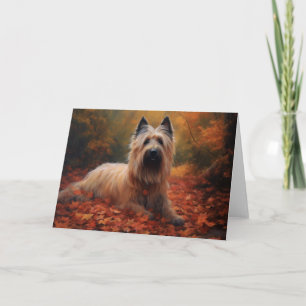 Cartão Skye Terrier entre Folhas de Outono Caídas Inspira
