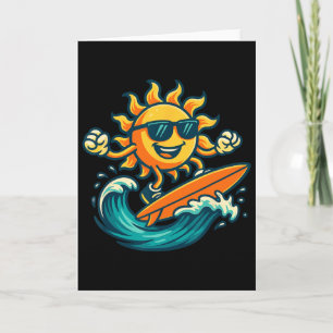 Cartão Sol de desenho animado surfando onda de praia de v
