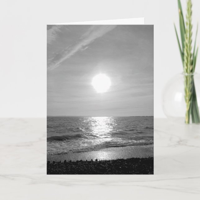 Cartão Sol monocromático brilhando na placa marítima (Frente)