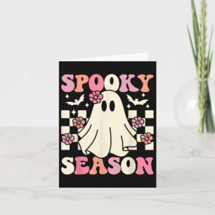 Cartão Spooky Season Halloween Ghost Costume Retro Groovy