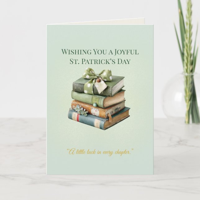 Cartão St. Patrick’s Day Stack of Books Card – Irish Luck (Frente)