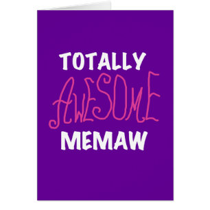 Cartão T-shirt e presentes cor-de-rosa totalmente