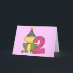 Cartão T-shirt e presentes do segundo aniversário do sapo<br><div class="desc">Se você ama sapos que você amará nossos t-shirt do segundo aniversário do sapo do partido,  bodysuits,  sacolas,  o aniversário abotoa-se,  e mais para o primeiro aniversário do bebê! Caracteriza um sapo verde que veste um chapéu roxo do partido e um número cor-de-rosa grande 2!</div>