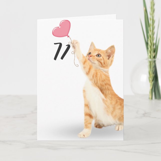 Cartão Tabula de aniversário de 711 ruas de gato com balã (Frente)
