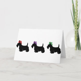 Cartão Terriers escoceses no chapéu de Xadrez colorida
