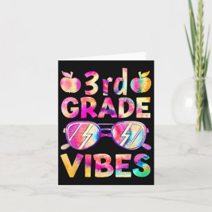 Cartão Tie Dye 3rd Grade Vibes Professor Primeiro Dia De
