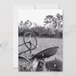 Cartão Trator na grama alta