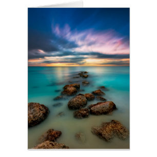 Cartão Um por do sol bonito sobre turcos & Caicos da baí