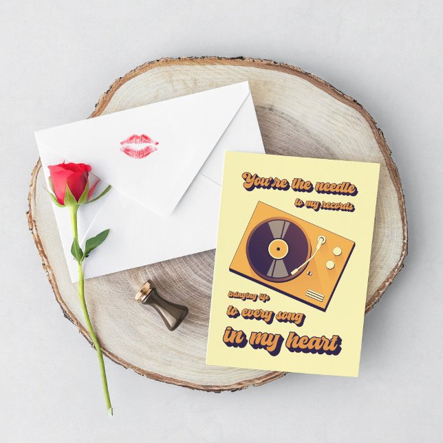 Cartão Uma elegante mesa giratória girando um recorde de  (Criador carregado)