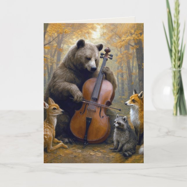 Cartão Urso de aniversário tocando violoncelo em bosques  (Frente)