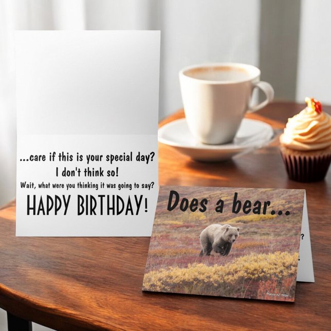 Cartão Urso Engraçado no Outono Personalizado (greeting card front and inside with template text)