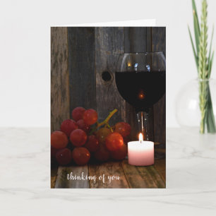 Cartão uvas vermelhas com vinho pensando em você