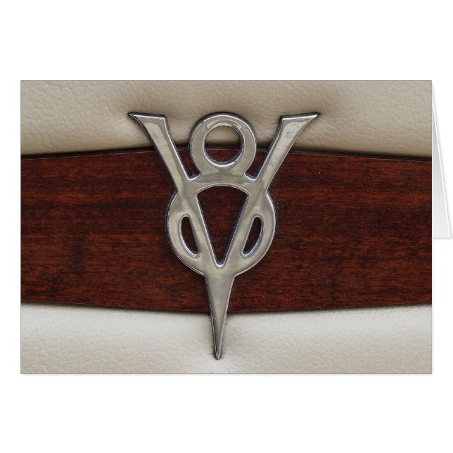 Cartão V8 Chrome Emblem Leather and Wood (Frente Horizontal)