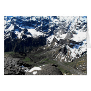 Cartão Vale perto da montanha Schilthorn