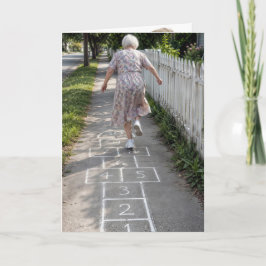 Cartão Velha Senhora De Aniversário Jogando Jogo De Amare