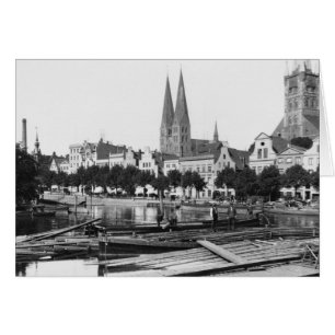 Cartão Venda de madeira no rio Trave, Lubeck, c.1910