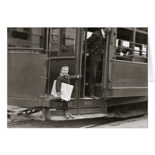 Cartão Vendedor de jornais andando de bonde, 1910