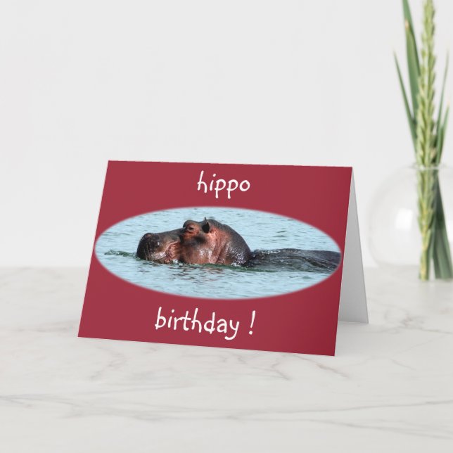 Cartão vermelho de aniversário hippo (Frente)