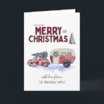 Cartão vermelho do Natal do campista do vintage<br><div class="desc">Este cartão de Natal vermelho do tema do campista do vintage é um clássico e é perfeito para qualquer um em sua lista de endereços. Adicione seu fraseio feito sob encomenda a este design usando "editam as caixas deste modelo do design" no lado de righthand do artigo, ou clicam o...</div>