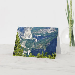 Cartão Vernal e Nevada caem do Glacier Point, CA