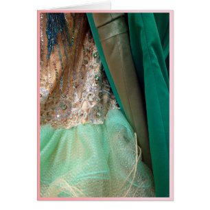 Cartão Vestidos Dourados e verdes do baile de formatura