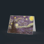 Cartão Vincent van Gogh - Noite Estrelada<br><div class="desc">Starry Night (1889), por Vincent van Gogh, é um apos impressionismo de pintura paisagística de arte. Uma vista de uma cidade num vale à noite com as nuvens a girar, as estrelas a brilhar e uma bela lua ouro amarela. Foi pintado durante o dia pela memória e é a pintura...</div>