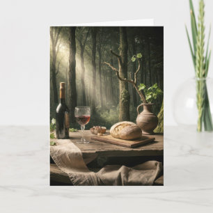 Cartão Vinho de Aniversário e Pão em Mesa na Floresta