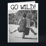 CARTÃO VINTAGE AMIGO FUNNY BIRTHDAY GREETING CARTÁ-LA<br><div class="desc">VÁ PARA WILD! CARTÃO DE ANIVERSÁRIO PARA ELA</div>