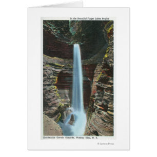 Cartão Vista da Cascata Espetacular da Caverna