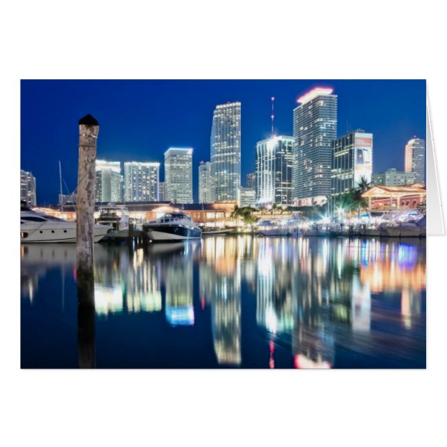 Cartão Vista do horizonte com reflexo na água, Miami (Frente Horizontal)