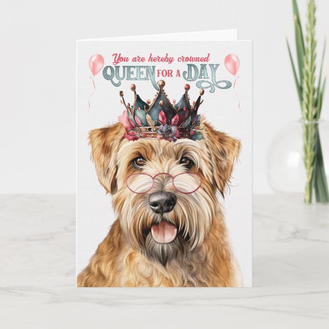 Cartão Wheaten Terrier Dog Queen Day Engraçado Aniversári (Frente)