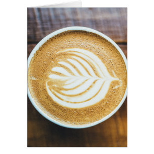 Cartão Xícara de café com leite com espuma em forma de fo