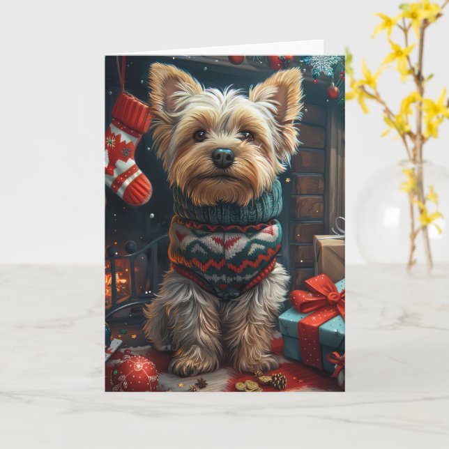 Cartão Yorkshire Terrier Com Presentes de Natal na Lareir (Flor Amarela)