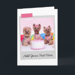 Cartão Yorkshire Terriers Yorkies Birthday Cake Funny<br><div class="desc">Brilhe o dia de qualquer amante de cachorro com este design canino brilhante e divertido!</div>
