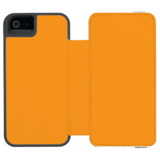 Capa Carteira Incipio Watson™ Para iPhone 5 a capa apresenta uma capa de iPhone 6 laranja quen