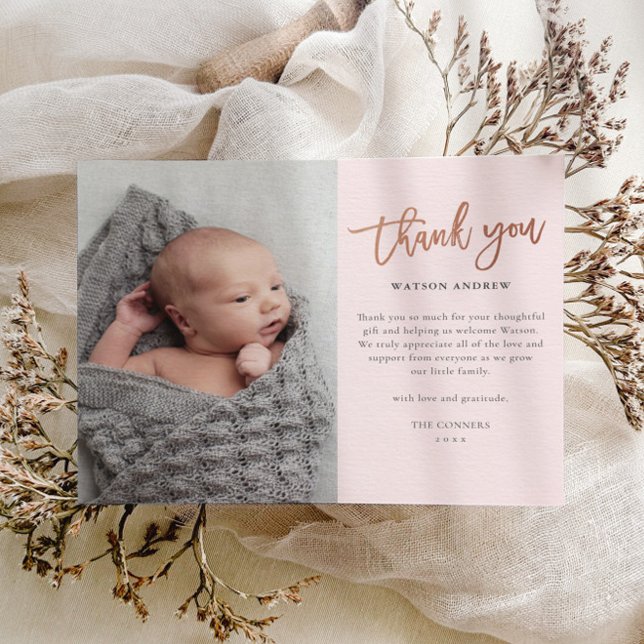 Cartões de agradecimentos de Bebê Fotográfico de S (Modern rose gold script calligraphy baby photo thank you card.)