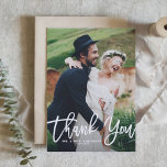 Cartões de agradecimentos De Casamento De Fotograf<br><div class="desc">Dê obrigados para sua família e amigos com este cartões de agradecimentos de casamento de fotos rústico com roteiro branco. Personalize este cartão dobrado adicionando sua própria foto e detalhes. Isso também será perfeito para as graduações e outros eventos.</div>