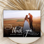 Cartões de agradecimentos de Casamento Fotográfico<br><div class="desc">O Elegante Moderno Chic Boho Calliografia Roteiro Casou 2 Foto Cartões de agradecimentos. modelo obrigado de na moda com uma foto vertical de cheio na frente com o texto "Obrigado" em uma mensagem de tipografia timítica, escrita com letras brancas, com uma cobertura branca na frente e uma foto do lado...</div>