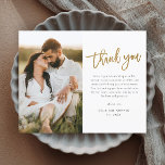 Cartões de agradecimentos de Casamento Fotográfico<br><div class="desc">Este casamento de fotos moderno,  obrigado nota que mostra obrigado de guião dourado,  mensagem pessoal e uma foto vertical na frente. A parte de trás contém uma segunda foto que é uma foto horizontal de sangria de cheio. Clique em editar para personalizar este design.</div>