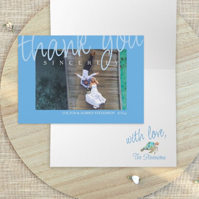 Cartões de agradecimentos de Foto de Casamento Azu (Tropical blue wedding photo thank you card with sea turtle - turquoise, teal blue, malibu blue)