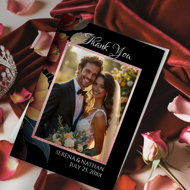 Cartões de agradecimentos de Foto de Casamento de  (Send a personal note of gratitude with this modern floral flat wedding photo thank you card)
