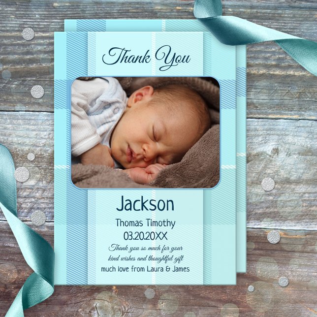 Cartões de agradecimentos de Foto do Bebê Xadrez A (Gender neutral baby Thank You card with a photo of your own baby on a pastel blue turquoise plaid)