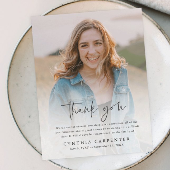 Cartões de agradecimentos de Fotografia Memorial d (Modern script simple budget photo memorial thank you card.)